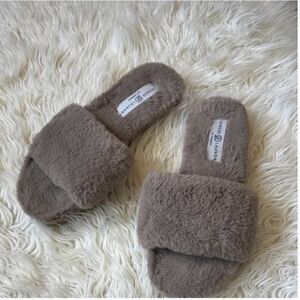 Chinese Laundry Mulholland Fur Slide Slipper